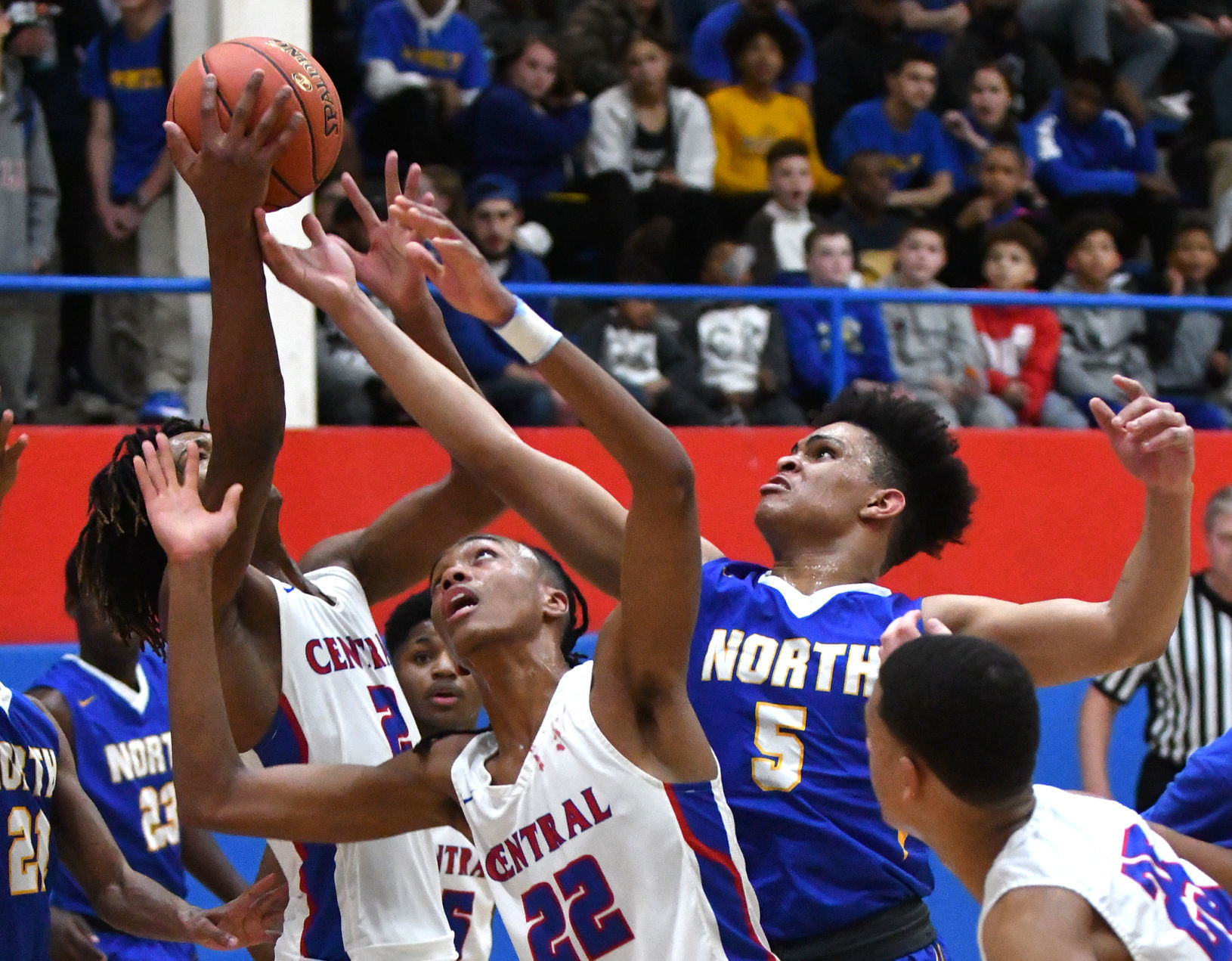 Davenport North vs Davenport Central boys basketball.